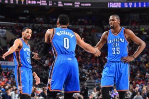  福克斯三双国王轻取雷霆  