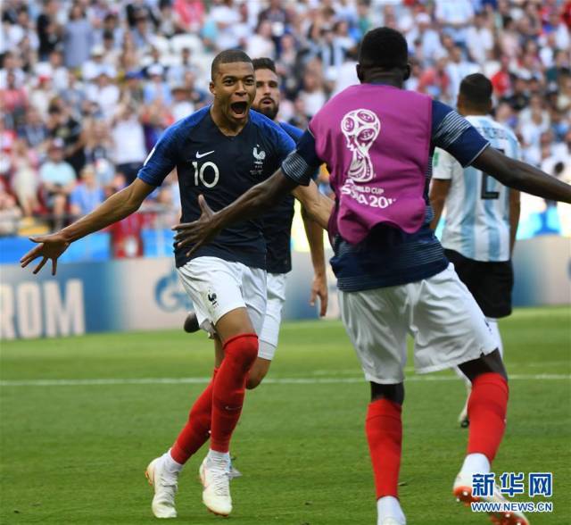  姆巴佩梅开二度助球队逆转图卢兹  